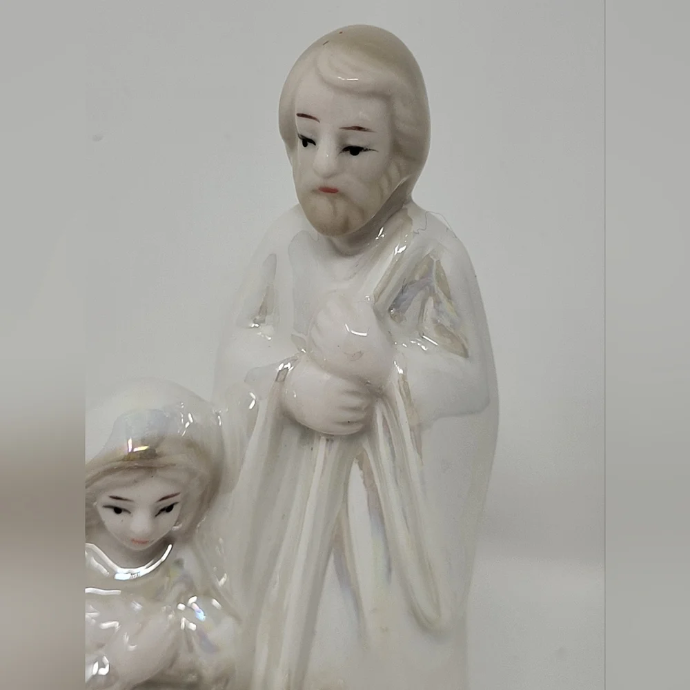 Pier 1 Holy Family Nativity Baby Jesus Mary Joseph Christmas iridescent Figurine